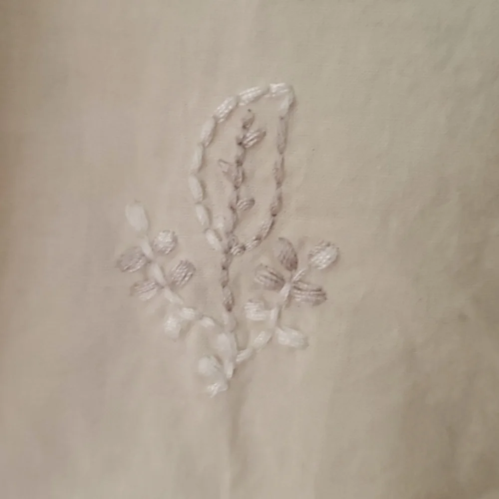 J. Crew Womans Cream Embroidered Boho Short Sleeve Blouse Size Small‎